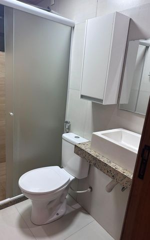 Casa de condomínio para alugar com 100m², 2 quartos e 2 vagas Casa de condomínio para alugar com 100m², 2 quartos e 2 vagasBanheiro