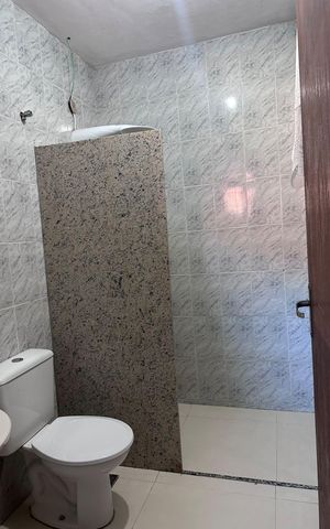 Casa de condomínio para alugar com 100m², 2 quartos e 2 vagas Casa de condomínio para alugar com 100m², 2 quartos e 2 vagasBanheiro