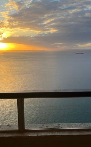 Apartamento para alugar com 125m², 3 quartos e 2 vagas Apartamento para alugar com 125m², 3 quartos e 2 vagasVaranda