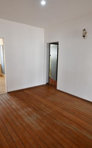 Casa à venda com 150m², 2 quartos e 3 vagasSala