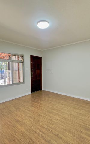 Casa à venda com 113m², 4 quartos e 2 vagas Casa à venda com 113m², 4 quartos e 2 vagasSala