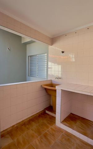 Casa à venda com 113m², 4 quartos e 2 vagas Casa à venda com 113m², 4 quartos e 2 vagasÁrea de Serviço