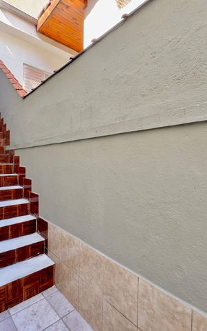 Casa à venda com 113m², 4 quartos e 2 vagas Casa à venda com 113m², 4 quartos e 2 vagasÁrea externa
