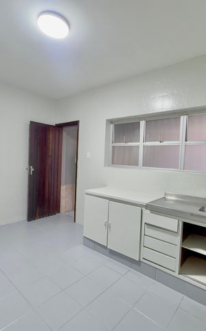 Casa à venda com 113m², 4 quartos e 2 vagas Casa à venda com 113m², 4 quartos e 2 vagasCozinha
