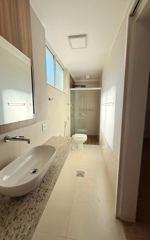 Apartamento para alugar com 120m², 3 quartos e 2 vagas Apartamento para alugar com 120m², 3 quartos e 2 vagasBanheiro