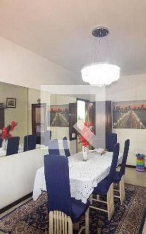 Casa de condomínio à venda com 75m², 4 quartos e 3 vagas Casa de condomínio à venda com 75m², 4 quartos e 3 vagasSala