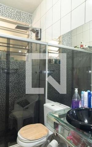 Casa de condomínio à venda com 75m², 4 quartos e 3 vagas Casa de condomínio à venda com 75m², 4 quartos e 3 vagasBanheiro Social 1