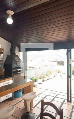 Casa de condomínio à venda com 75m², 4 quartos e 3 vagas Casa de condomínio à venda com 75m², 4 quartos e 3 vagasÁrea externa