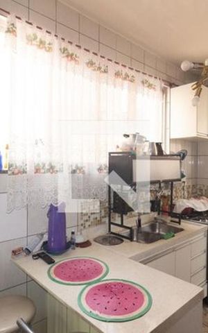 Casa de condomínio à venda com 75m², 4 quartos e 3 vagas Casa de condomínio à venda com 75m², 4 quartos e 3 vagasCozinha e Área de Serviço