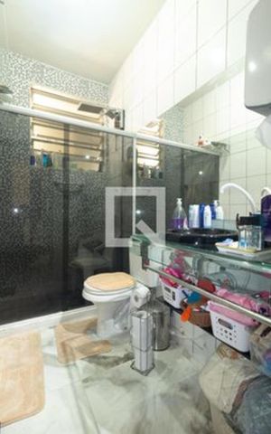 Casa de condomínio à venda com 75m², 4 quartos e 3 vagas Casa de condomínio à venda com 75m², 4 quartos e 3 vagasBanheiro Social 1