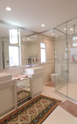 Apartamento à venda com 280m², 4 quartos e 4 vagasBanheiro da Suíte 1