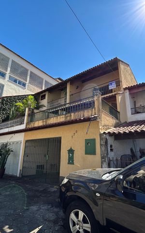 Casa para alugar com 240m², 3 quartos e 3 vagasFachada