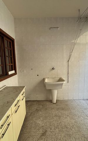 Casa para alugar com 240m², 3 quartos e 3 vagasÁrea de Serviço