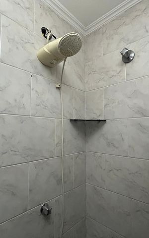 Casa para alugar com 240m², 3 quartos e 3 vagasBanheiro 1