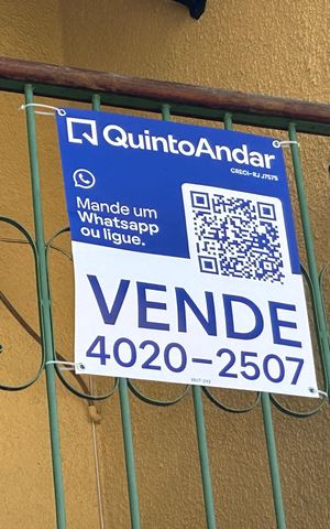 Casa para alugar com 240m², 3 quartos e 3 vagasFachada + placa