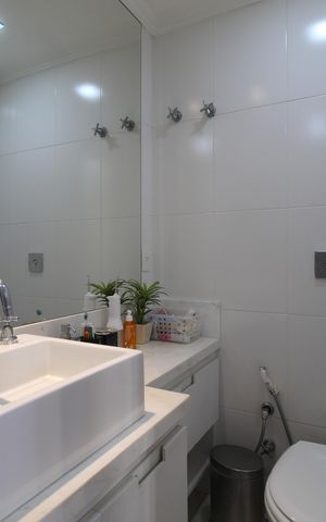 Apartamento à venda com 82m², 2 quartos e 2 vagasBanheiro da Suíte