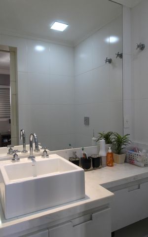 Apartamento à venda com 82m², 2 quartos e 2 vagasBanheiro da Suíte