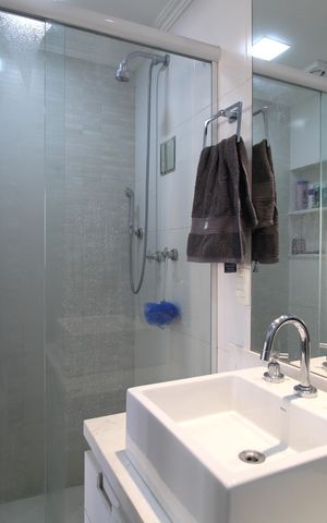Apartamento à venda com 82m², 2 quartos e 2 vagasBanheiro da Suíte