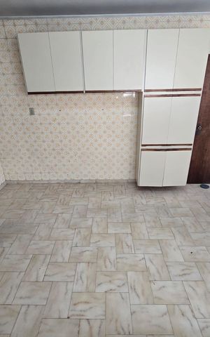 Casa à venda com 79m², 2 quartos e 2 vagas Casa à venda com 79m², 2 quartos e 2 vagasCozinha