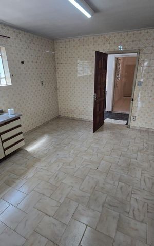 Casa à venda com 79m², 2 quartos e 2 vagas Casa à venda com 79m², 2 quartos e 2 vagasCozinha