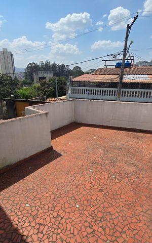 Casa à venda com 79m², 2 quartos e 2 vagas Casa à venda com 79m², 2 quartos e 2 vagasÁrea externa