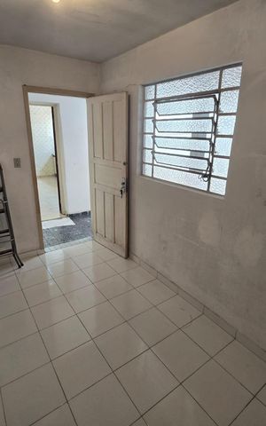 Casa à venda com 79m², 2 quartos e 2 vagas Casa à venda com 79m², 2 quartos e 2 vagasCozinha