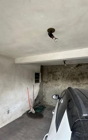 Casa à venda com 276m², 6 quartos e 2 vagas Casa à venda com 276m², 6 quartos e 2 vagasGaragem
