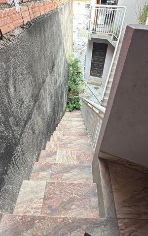 Casa à venda com 276m², 6 quartos e 2 vagas Casa à venda com 276m², 6 quartos e 2 vagasÁrea de Serviço