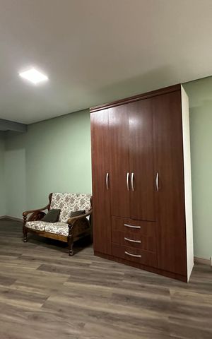 Casa à venda com 276m², 6 quartos e 2 vagas Casa à venda com 276m², 6 quartos e 2 vagasEdícula
