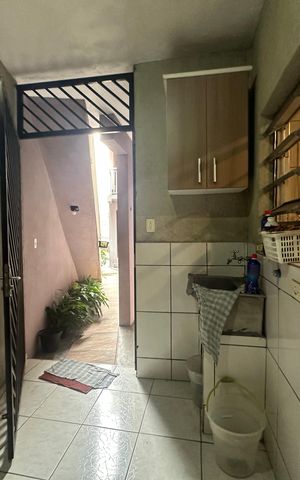 Casa à venda com 276m², 6 quartos e 2 vagas Casa à venda com 276m², 6 quartos e 2 vagasÁrea de Serviço