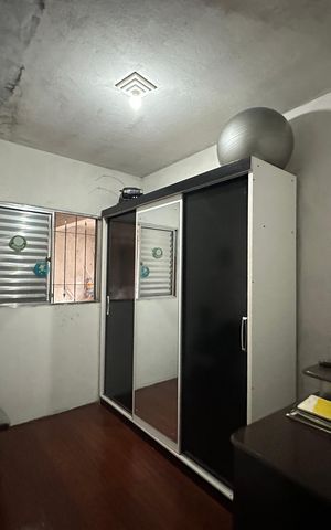 Casa à venda com 276m², 6 quartos e 2 vagas Casa à venda com 276m², 6 quartos e 2 vagasQuarto 2