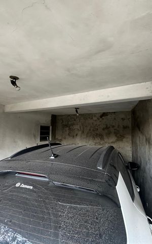 Casa à venda com 276m², 6 quartos e 2 vagas Casa à venda com 276m², 6 quartos e 2 vagasGaragem