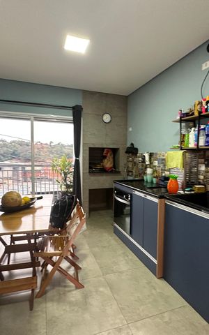Casa à venda com 276m², 6 quartos e 2 vagas Casa à venda com 276m², 6 quartos e 2 vagasÁrea de Serviço