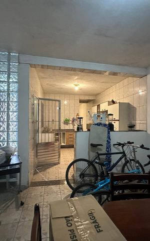 Casa à venda com 276m², 6 quartos e 2 vagas Casa à venda com 276m², 6 quartos e 2 vagasCozinha