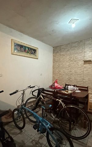 Casa à venda com 276m², 6 quartos e 2 vagas Casa à venda com 276m², 6 quartos e 2 vagasCozinha