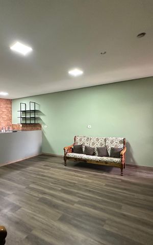 Casa à venda com 276m², 6 quartos e 2 vagas Casa à venda com 276m², 6 quartos e 2 vagasEdícula