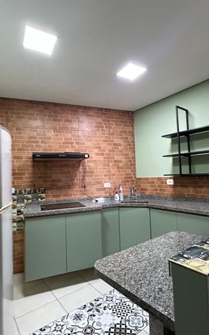 Casa à venda com 276m², 6 quartos e 2 vagas Casa à venda com 276m², 6 quartos e 2 vagasEdícula