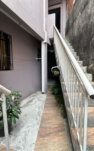Casa à venda com 276m², 6 quartos e 2 vagas Casa à venda com 276m², 6 quartos e 2 vagasQuintal