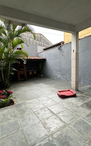 Casa à venda com 120m², 3 quartos e 2 vagas Casa à venda com 120m², 3 quartos e 2 vagasQuintal