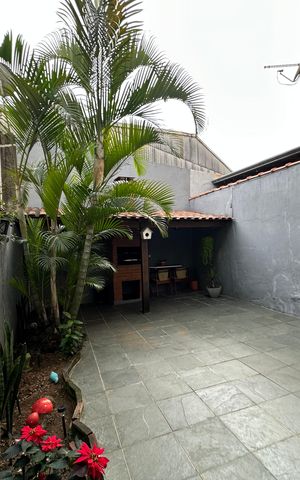 Casa à venda com 120m², 3 quartos e 2 vagas Casa à venda com 120m², 3 quartos e 2 vagasQuintal