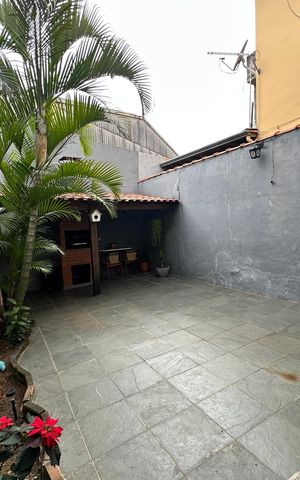 Casa à venda com 120m², 3 quartos e 2 vagas Casa à venda com 120m², 3 quartos e 2 vagasQuintal