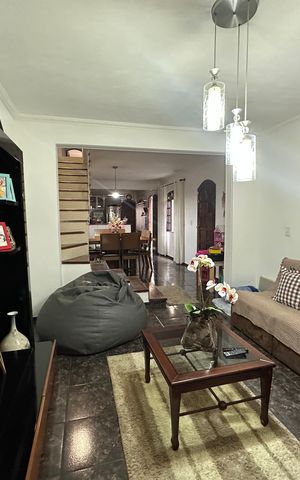 Casa à venda com 120m², 3 quartos e 2 vagas Casa à venda com 120m², 3 quartos e 2 vagasSala