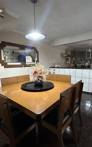 Casa à venda com 120m², 3 quartos e 2 vagas Casa à venda com 120m², 3 quartos e 2 vagasSala de Jantar