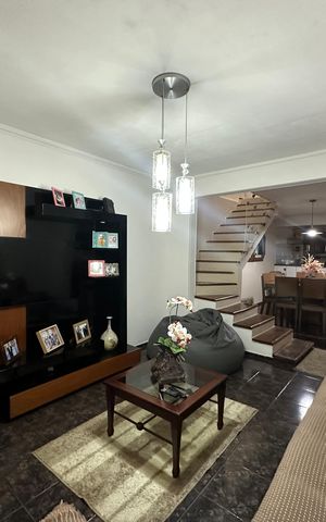 Casa à venda com 120m², 3 quartos e 2 vagas Casa à venda com 120m², 3 quartos e 2 vagasSala