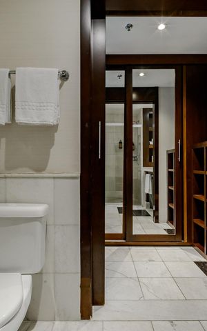 Apartamento à venda com 64m², 1 quarto e 2 vagasBanheiro