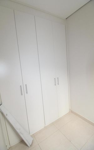 Casa de condomínio para alugar com 350m², 5 quartos e 4 vagasÁrea de Serviço
