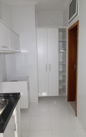 Casa de condomínio para alugar com 350m², 5 quartos e 4 vagasÁrea de Serviço