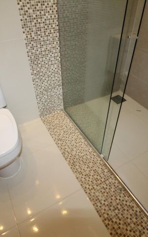 Casa de condomínio para alugar com 350m², 5 quartos e 4 vagasBanheiro da Suíte 3