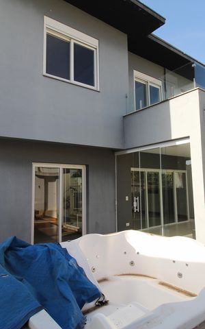 Casa de condomínio para alugar com 350m², 5 quartos e 4 vagasJacuzzi
