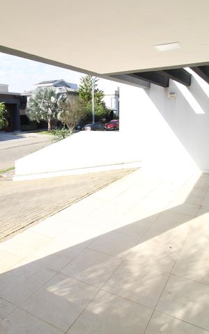 Casa de condomínio para alugar com 350m², 5 quartos e 4 vagasGaragem